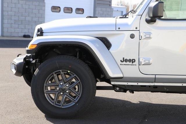 new 2024 Jeep Gladiator car, priced at $38,959