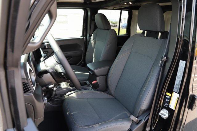 new 2025 Jeep Wrangler car, priced at $41,356