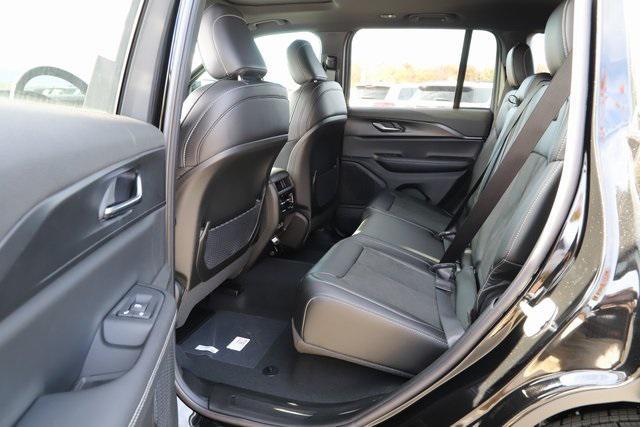 new 2025 Jeep Grand Cherokee car, priced at $39,837