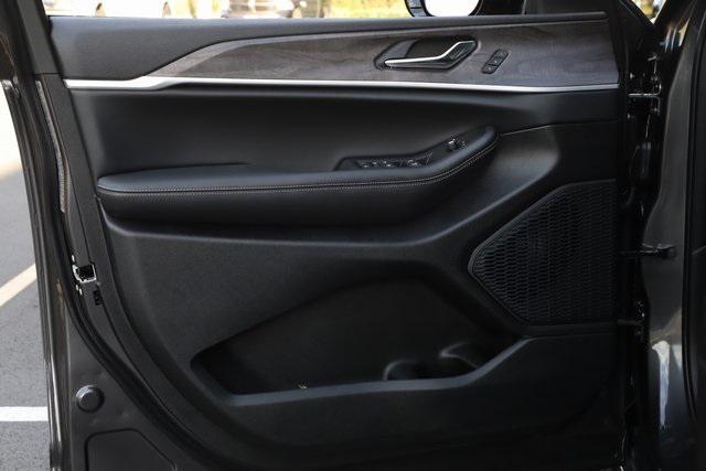 new 2025 Jeep Grand Cherokee L car, priced at $48,606