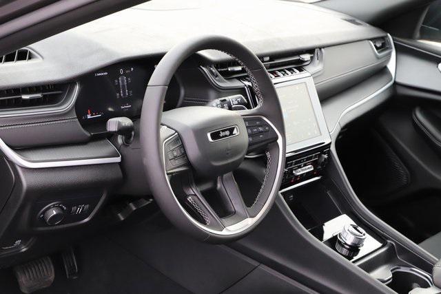 new 2025 Jeep Grand Cherokee car, priced at $38,481