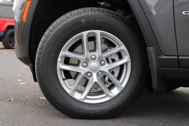new 2025 Jeep Grand Cherokee car, priced at $38,481