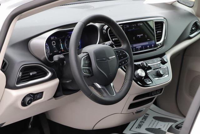 used 2024 Chrysler Pacifica car, priced at $28,979