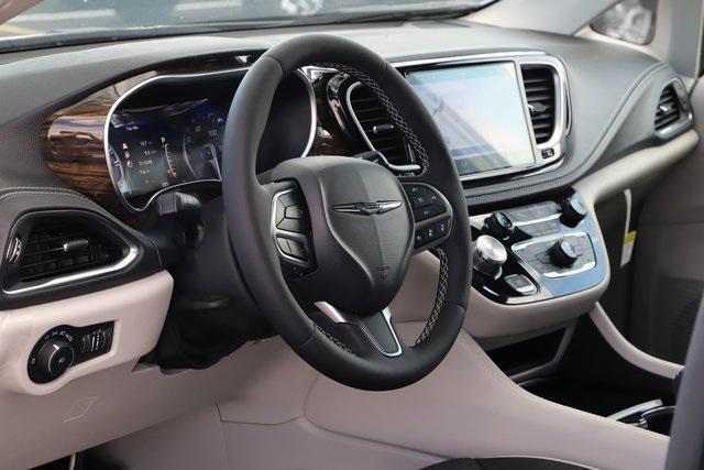 new 2024 Chrysler Pacifica car, priced at $43,211