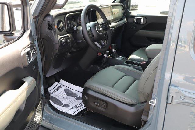 new 2025 Jeep Gladiator car, priced at $57,077