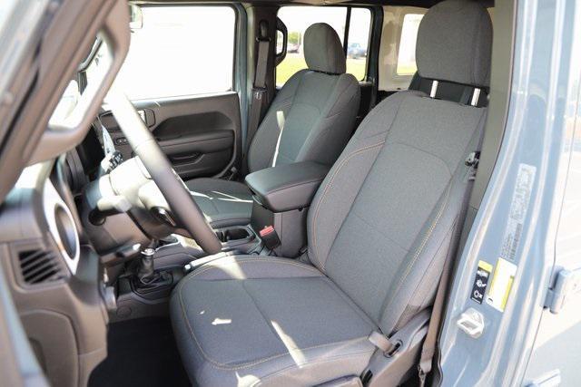 new 2025 Jeep Wrangler car, priced at $39,560