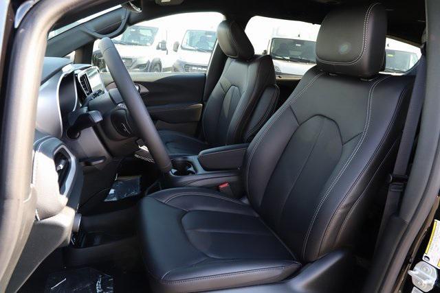 new 2026 Chrysler Pacifica car, priced at $39,408