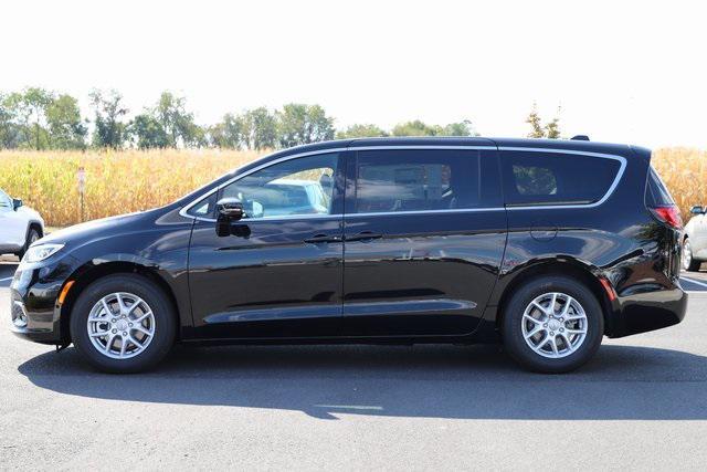 new 2026 Chrysler Pacifica car, priced at $39,408