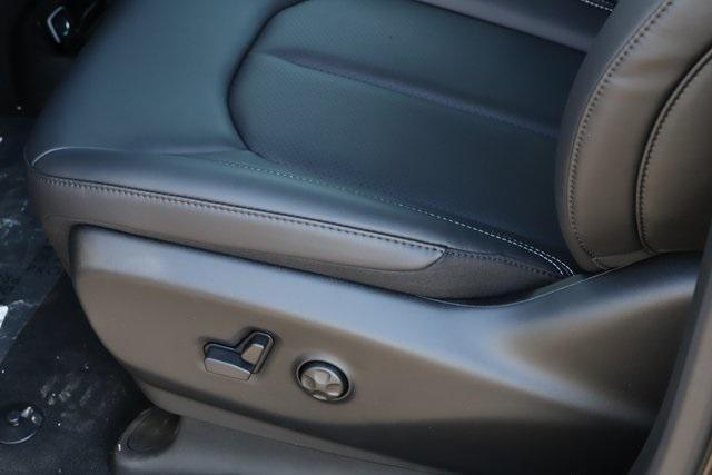 new 2026 Chrysler Pacifica car, priced at $39,408