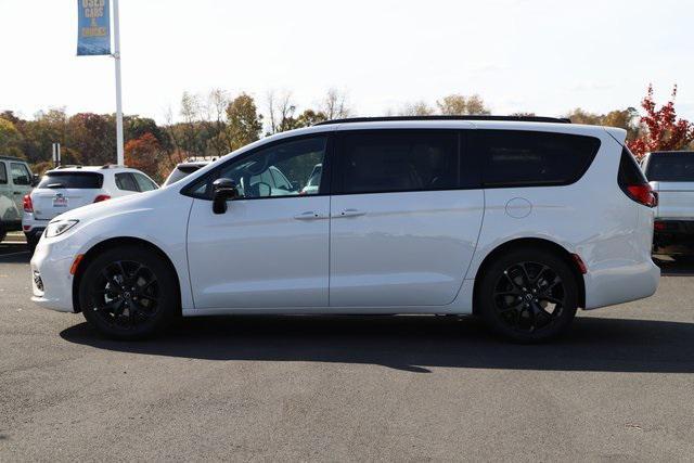 new 2026 Chrysler Pacifica car, priced at $45,678