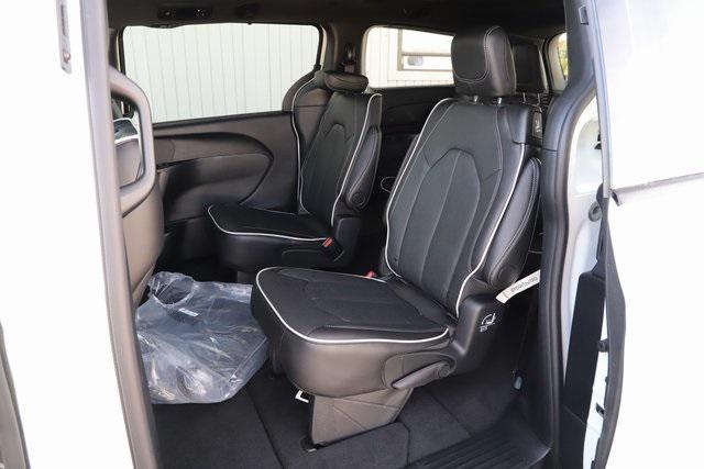 new 2026 Chrysler Pacifica car, priced at $45,678