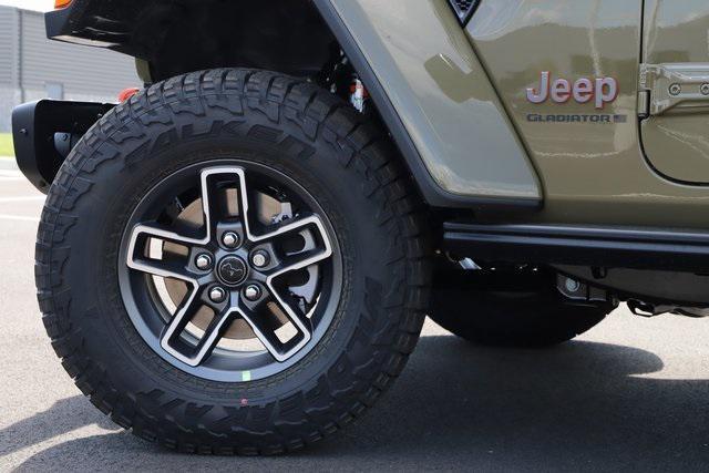new 2025 Jeep Gladiator car, priced at $57,077