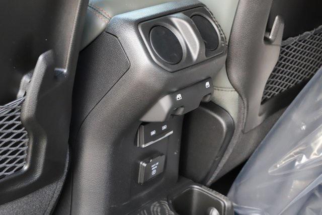 new 2025 Jeep Gladiator car, priced at $57,077