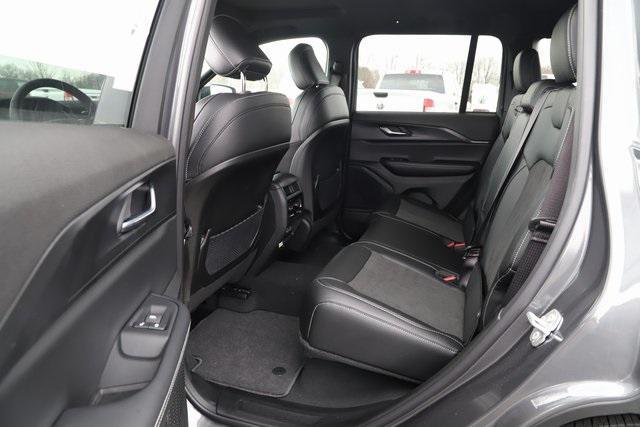 new 2025 Jeep Grand Cherokee car, priced at $45,795