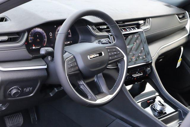 new 2025 Jeep Grand Cherokee car, priced at $39,837