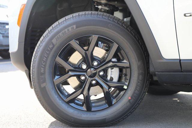 new 2025 Jeep Grand Cherokee car, priced at $39,837