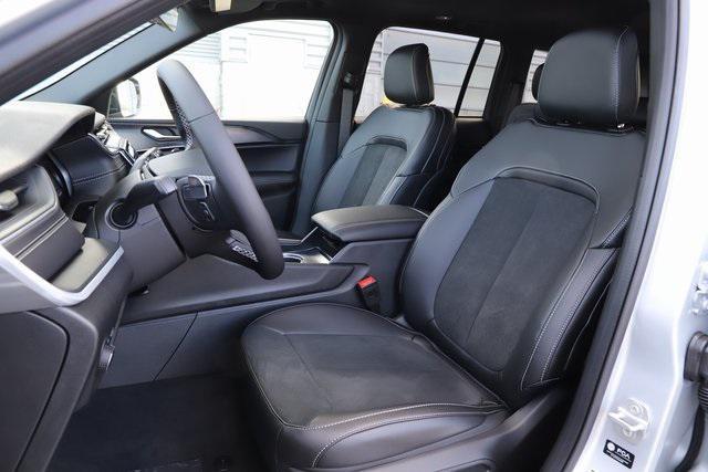 new 2025 Jeep Grand Cherokee car, priced at $39,837