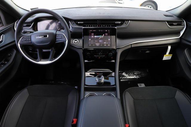 new 2025 Jeep Grand Cherokee car, priced at $39,837