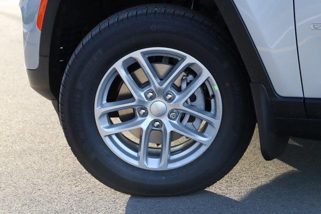 new 2025 Jeep Grand Cherokee car, priced at $44,715