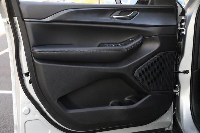new 2025 Jeep Grand Cherokee car, priced at $44,715
