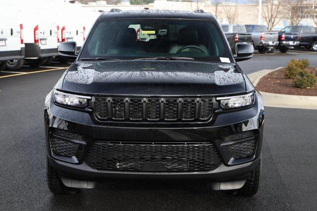 new 2025 Jeep Grand Cherokee car, priced at $44,150