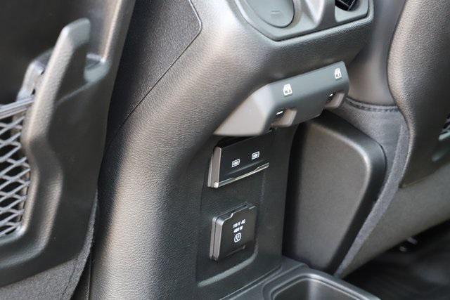 new 2025 Jeep Gladiator car, priced at $52,086