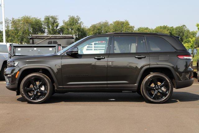 used 2024 Jeep Grand Cherokee car, priced at $40,995