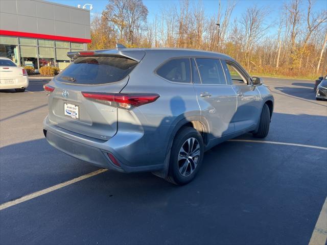 used 2022 Toyota Highlander Hybrid car, priced at $40,952