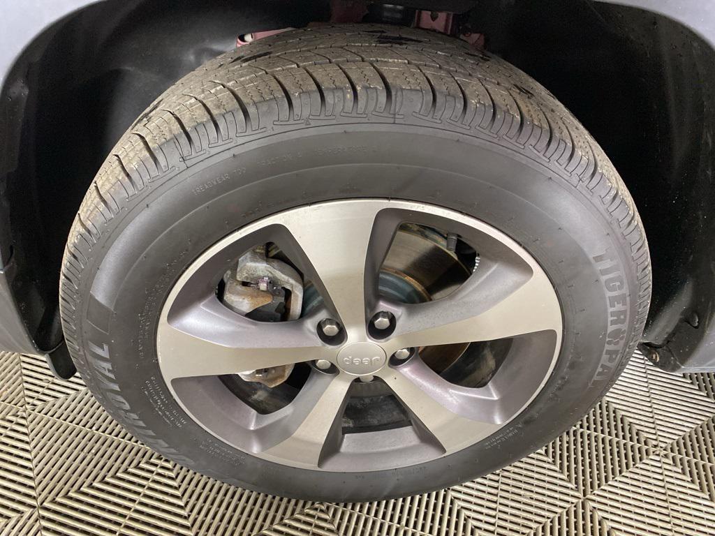 used 2021 Jeep Cherokee car, priced at $19,492