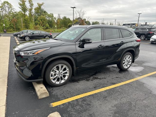 used 2021 Toyota Highlander car, priced at $38,720