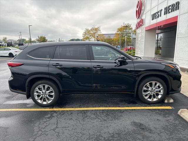 used 2021 Toyota Highlander car, priced at $38,720