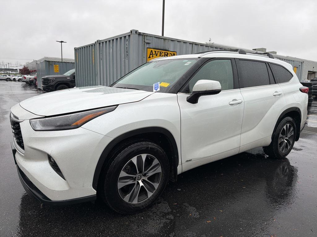 used 2023 Toyota Highlander Hybrid car, priced at $41,535