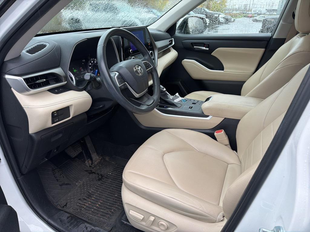 used 2023 Toyota Highlander Hybrid car, priced at $41,535