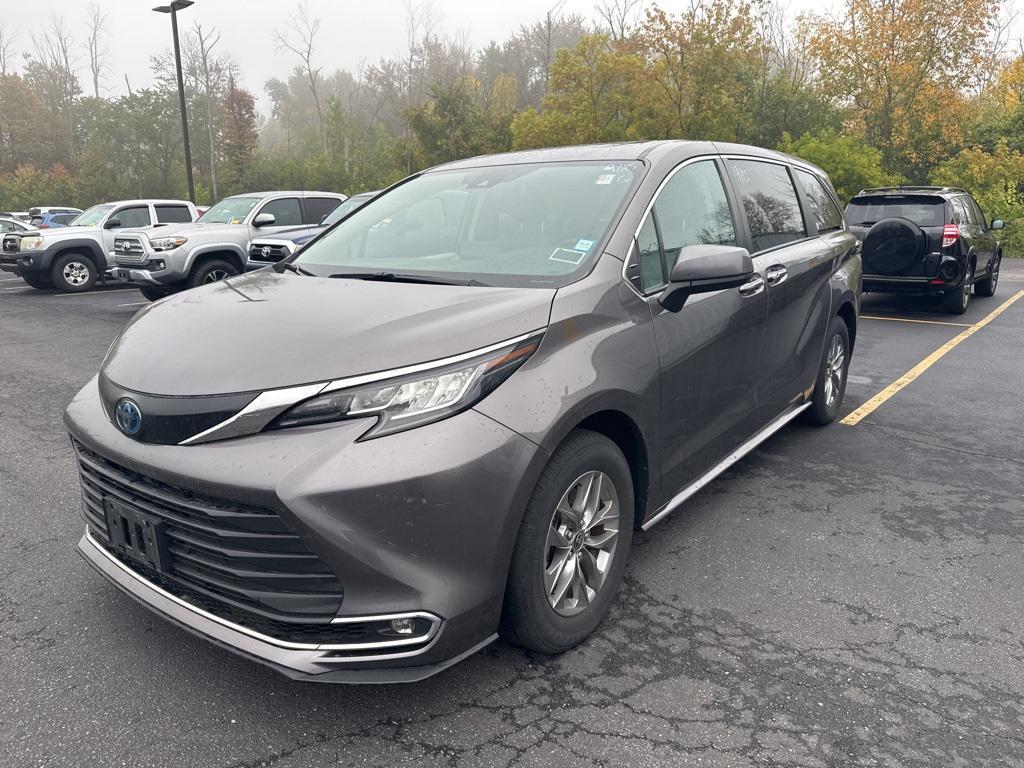 used 2023 Toyota Sienna car, priced at $43,945