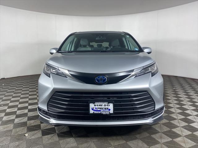 used 2022 Toyota Sienna car, priced at $37,432