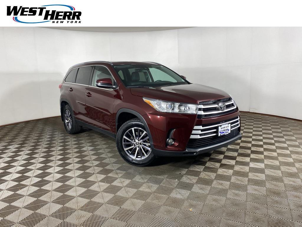 used 2019 Toyota Highlander car, priced at $26,983