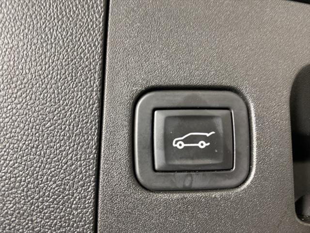 used 2019 Cadillac XT4 car, priced at $23,956
