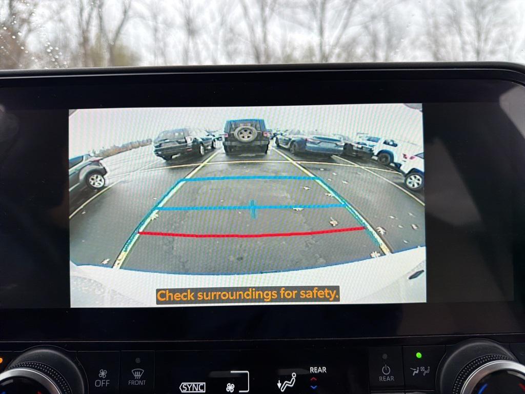 used 2023 Toyota Highlander car, priced at $39,927