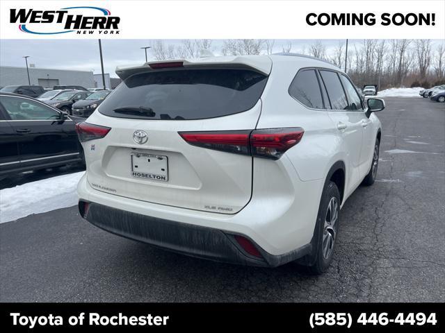 used 2021 Toyota Highlander car, priced at $36,417