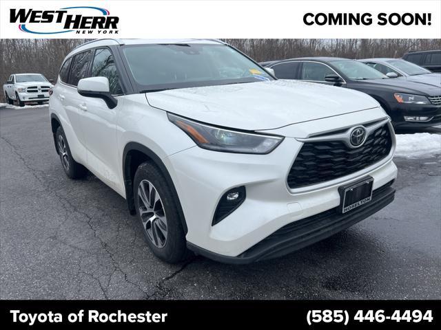 used 2021 Toyota Highlander car, priced at $36,417