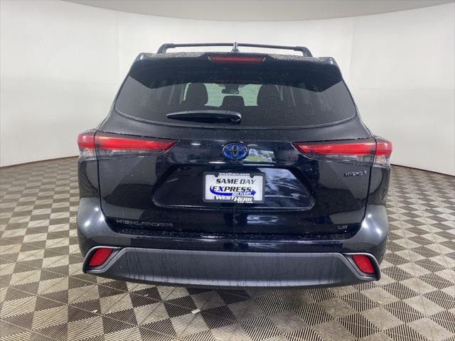 used 2023 Toyota Highlander Hybrid car, priced at $35,672