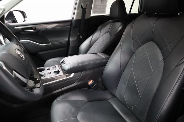 used 2022 Toyota Highlander car, priced at $42,174