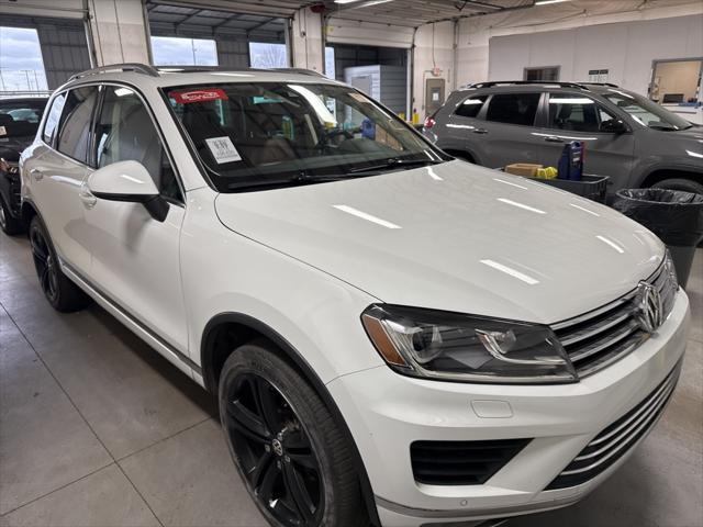 used 2016 Volkswagen Touareg car, priced at $14,000