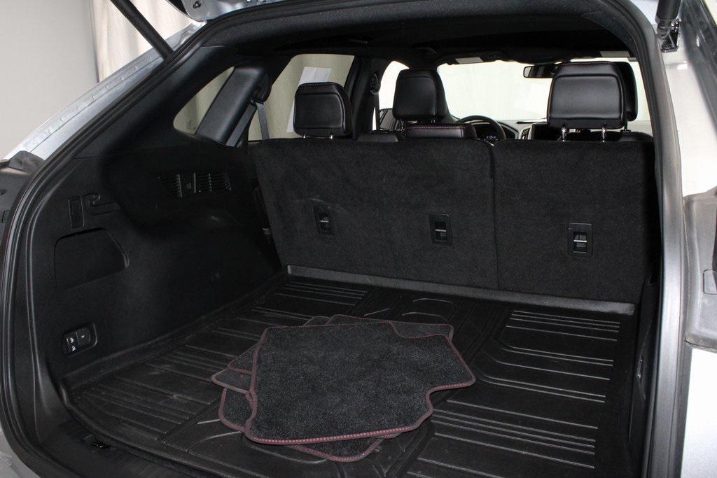 used 2024 Ford Edge car, priced at $30,500