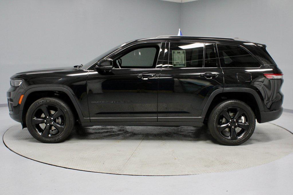 used 2022 Jeep Grand Cherokee car, priced at $28,551