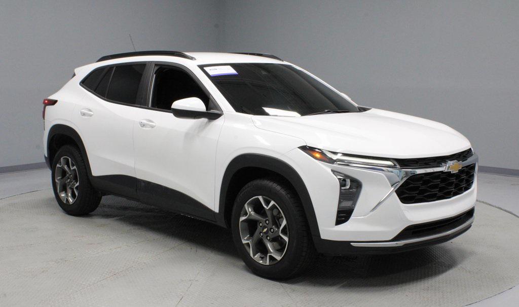 used 2024 Chevrolet Trax car, priced at $18,486