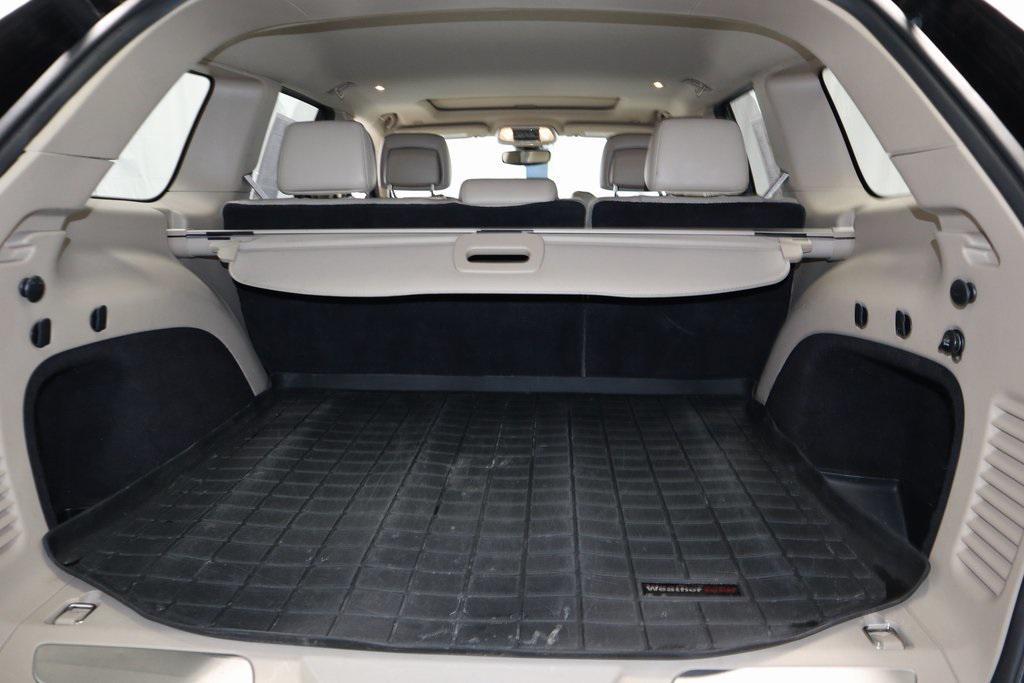 used 2017 Jeep Grand Cherokee car, priced at $13,389