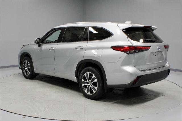 used 2020 Toyota Highlander Hybrid car, priced at $25,000