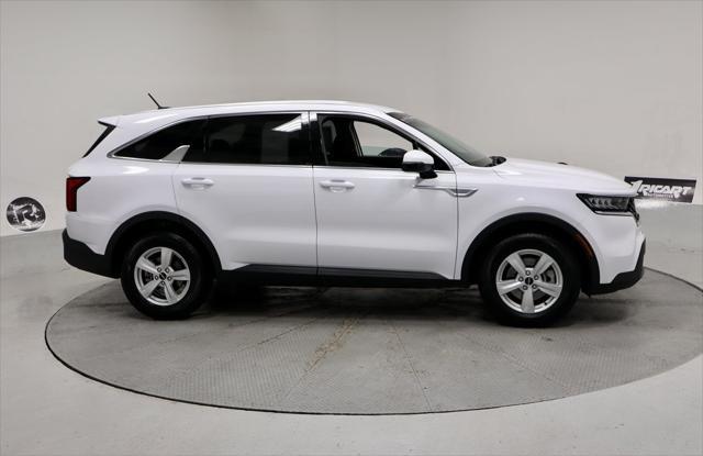 used 2023 Kia Sorento car, priced at $22,162