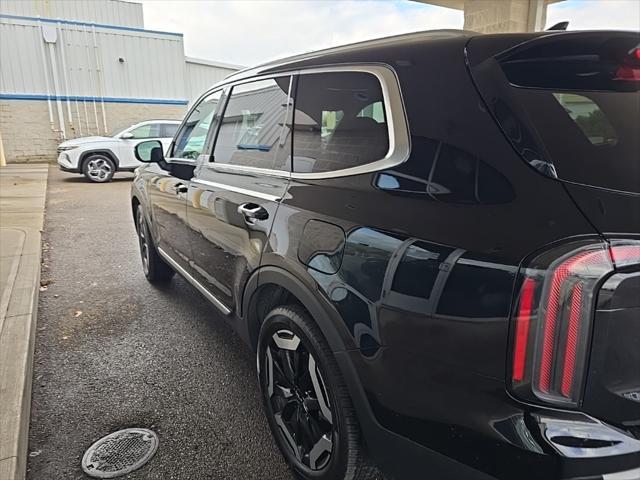 used 2023 Kia Telluride car, priced at $40,233